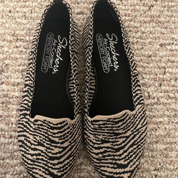 Sketchers pointed flats - Picture 6 of 6